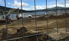 <span lang= es-es >Vuelta al trabajo tras meses de par�n</span>. Hace unos d�as que obreros y m�quinas regresaron al malec�n de Gasset para completar la reurbanizaci�n de la zona, iniciada en octubre del 2014. 