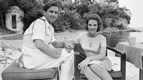 Constantino de Grecia junto a la princesa Anne Marie de Dinamarca en Corfu.Constantino de Grecia junto a la princesa Anne Marie de Dinamarca