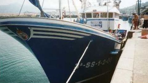 El marinero evacuado por el Helimer 402 faenaba en el Gure Amuitz, cerquero con base en Hondarribia que en verano pesca bonito