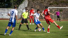 Fabio (con el bal�n) hizo el gol del empate de falta directa.