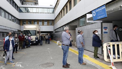 El Sergas ha citado a 586 marianos, de entre 70 y 79 aos, para ser vacunados frente al covid este domingo en el Hospital Pblico da Maria, en Burela