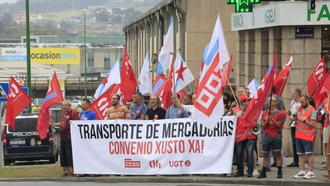 Protesta de los trabajadores del transporte de mercanc�as este jueves en A Grela