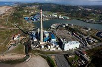 El proyecto incluye el derribo de la chimenea principal, de 200 metros, y otra menor de 70 metros. 