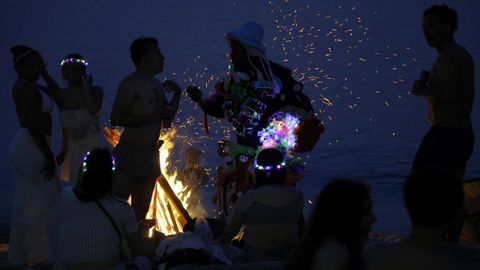 Primeras hogueras de la noche
