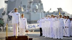 El Alflot saludando a su llegada al Arsenal