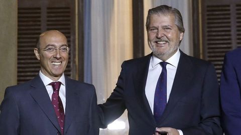 El delegado del Gobierno en el Pa�s Vasco, Carlos Urquijo, junto al ministro de Cultura, I�igo M�ndez de Vigo en una imagen de esta semana. 