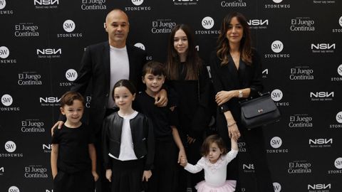 Andrs Iniesta, junto a su familia, en su despedida como futbolista profesional