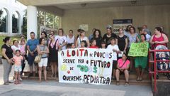 Protesta en el centro de salud de Coristanco para exigir un pediatra