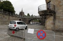 Las se�ales de prohibido aparcar volver�n a delimitar Fefi��ns durante la Semana Santa. 