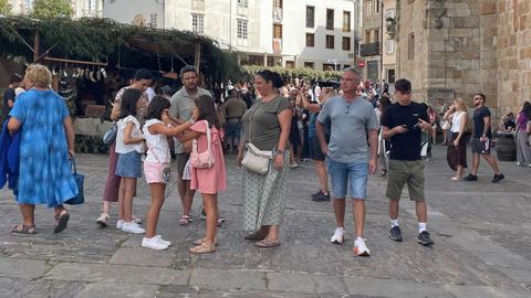 En la Praza da Catedral de Mondo�edo se concentraron numerosos visitantes este s�bado desde primera hora