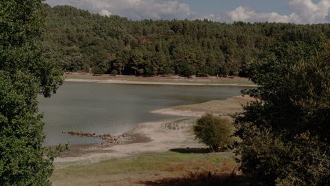 Estado del embalse de Cachamu��a, que abastece a la ciudad de Ourense.