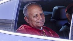 El papa, ayer, a su llegada a la misa y homenaje a la Virgen de la Almudena, en Madrid.