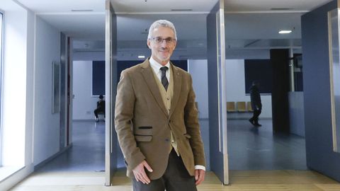 El doctor Rosendo Bugarn abri la novena edicin de la Xornada de Enfermera en el HULA.