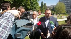 Wenceslao L�pez y Adri�n Barb�n en el parque del Tru�bano, en Oviedo