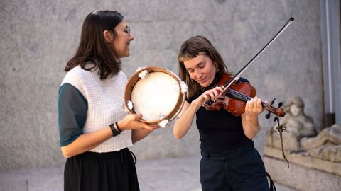 El d&uacute;o vigu&eacute;s de folk Abril, en la presentaci&oacute;n del Encordass Fiddle Fest en el Museo do Mar en Vigo