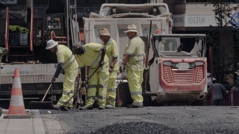 Cortes en las calles de Ourense por las obras de mejora del pavimento