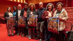 Presentaci�n de la Semana do Teatro Amador en el marco de las fiestas de San Telmo, en Tui. En la imagen, la concelleira de Cultura, Sonsoles Vicente, con representantes de los cuatro grupos participantes