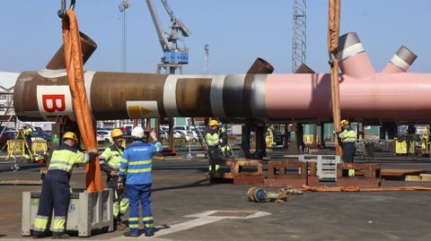 Trabajadores de Navantia Fene, junto a otros compaeros de la industria auxiliar