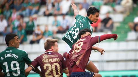 Eto�o vuela en A Malata en el derbi frente al Pontevedra.