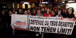 Alrededor de un millar de personas secundaron la protesta contra la subida del IBI que el viernes se celebr� en Vilagarc�a.