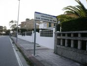 <span lang= es-es >A Toxa</span>. En esta urbanizaci�n meca no tiene competencia ninguna el Concello, aunque el alcalde es consciente de que en alg�n momento el Concello tendr� que recepcionar este entorno. Por ahora, se ha hablado con la comunidad de propietarios para llegar a alg�n tipo de acuerdo que permita acometer en la zona obras para poner en valor la isla y devolverle su esplendor. 