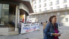 Imagen de la concentraci�n celebrada el lunes a las puertas del hotel.