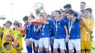 El Alev�n A del Real Oviedo festeja el t�tulo en la Copa Integra