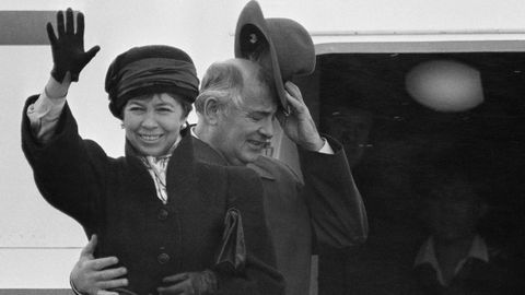 Gorbachov y su mujer Raisa en 1986