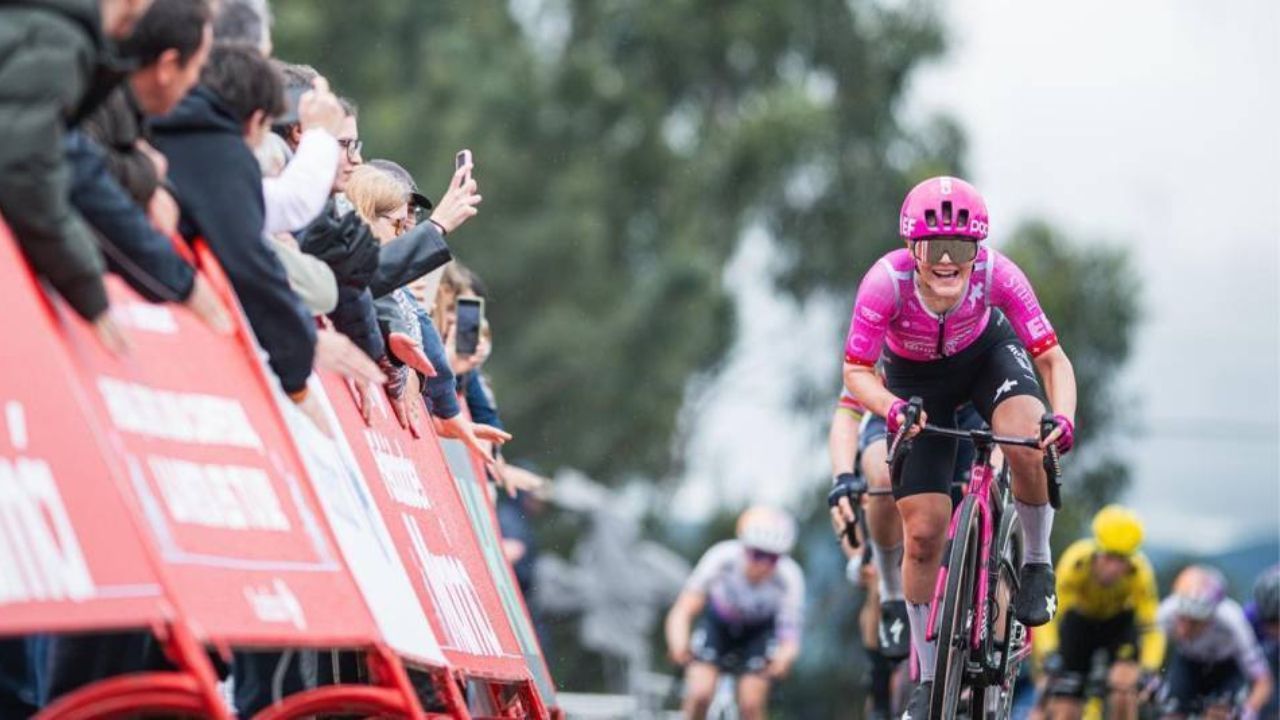 Noemi Rüegg gana en Salvaterra de Miño la primera etapa de la Vuelta
