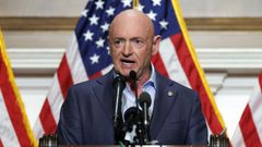 El senador demcrata Mark Kelly, uno de los protagonista del vdeo atacado por Trump