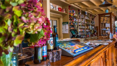 Cai Milio, el bar-tienda de Oviñana