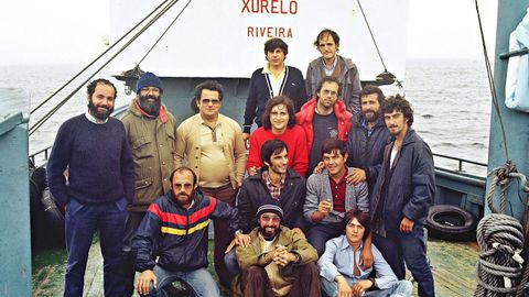 Los catorce tripulantes de la expedicin del Xurelo en el ao 1981