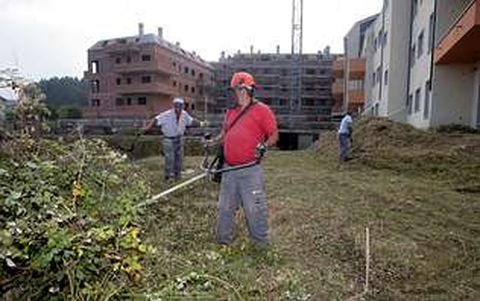 La primera obra que se reanud� en Barreiros, en septiembre, tras levantarse la paralizaci�n.