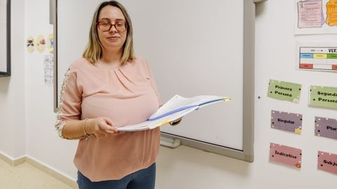 raquel.Raquel Souto ensea Pedagoxa Teraputica a alumnos de la ESO en el IES Laxeiro de Laln, tiene una discapacidad visual del 77 %