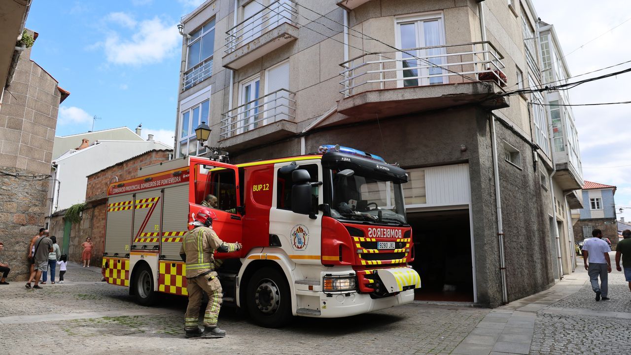 Un incendio en un cuadro de luces en Cambados obliga a intervenir a los bomberos