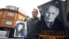 Fernando Y��ez tard� una semana en realizar este particular homenaje a Manuel Ayaso en un edificio de la r�a Galicia de Ribeira