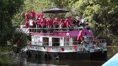 Festa rachada en la jira de Os Caneiros