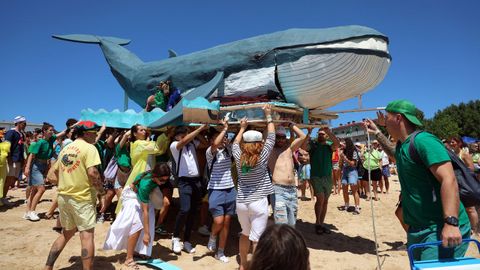 Festa da Dorna: Rejata de Embarcasi�ns feitas a machada e pan de millo na playa de Coroso