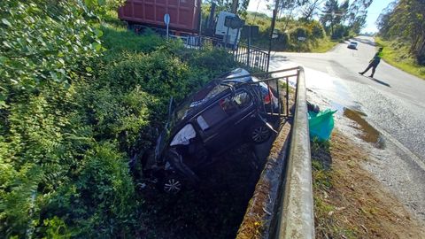 Uno de los vehículos accidentados en Morás este jueves