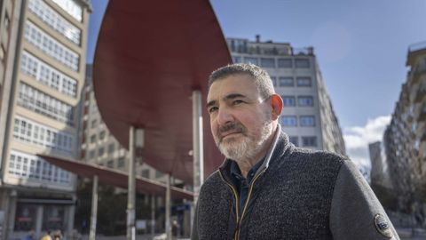 Xos� Manuel Dur�n, presidente de la asociaci�n de vecinos Raigame del Ensanche de Santiago