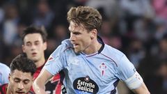 Carl Starfelt, durante el partido de este domingo entre Celta y Rayo Vallecano en Bala�dos.