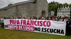 Vecinos de Friol y Guitiriz protestar�n ante el papa por el cambio de cura