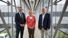 Jorge Aboal Vias, Teresa Martnez Ramonde y Javier Garca Soiln en la sede de La Voz