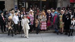 Las se�oritas de Lal�n salen a tomar el verm� en compa��a