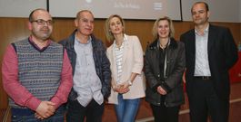 Miguel Pazos, Xos� Regueira, Mar�a Jos� Andrade, Carmen Pita y Xavier Zas, ayer, en el F�rum carball�s, en la nueva edici�n de Foro Voz. 
