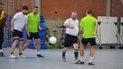 El alcalde, Eduardo Parga, en plena acci�n.