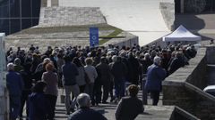 Colas para la vacunaci�n en la Cidade da Cultura de Santiago