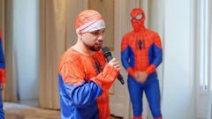 El �streamer� Pereira, con Tom Holland detr�s, disfrazado de Spiderman