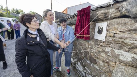 Inauguraci�n de la placa conmemorativa al primer matrimonio homosexual de Espa�a, en Calo