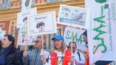 Manifestacin del Sindicato Mdico Andaluz, hoy en Sevilla, ante el Palacio de San Telmo.